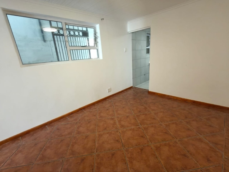 To Let 1 Bedroom Property for Rent in Westcliff Western Cape